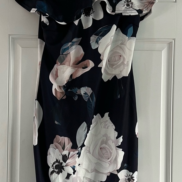 Cold shoulder flower dress.  Long- mid calf. New.  Never worn. - Picture 2 of 2